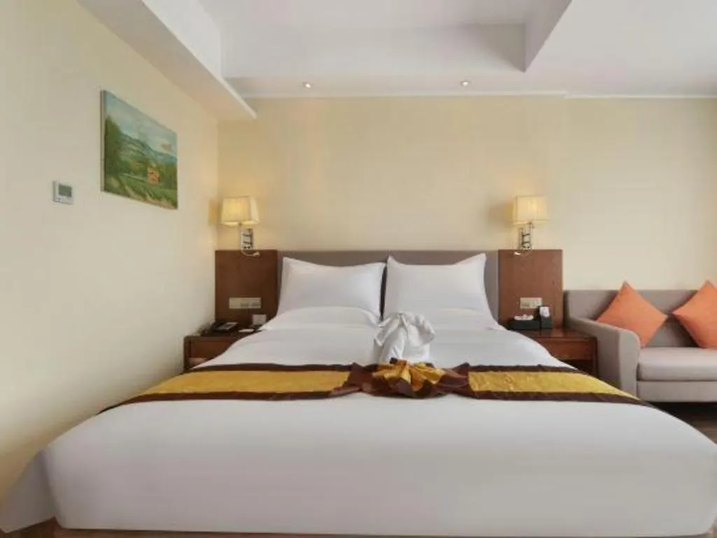 Yitel Zhige Hotel Sanya Haowei Qilin 3*,  China